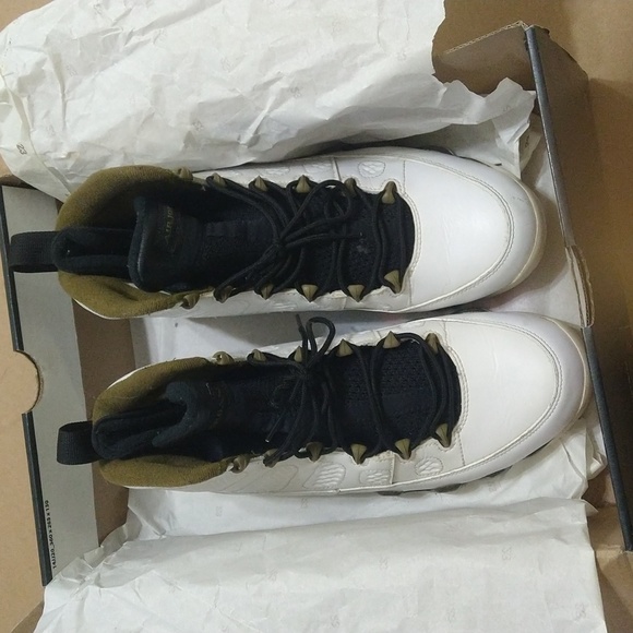 Air Jordans Retro 9s - Picture 4 of 9